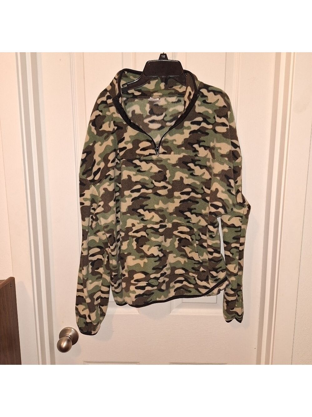 No Boundaries Camo Fleece Half Zip Pullover Large